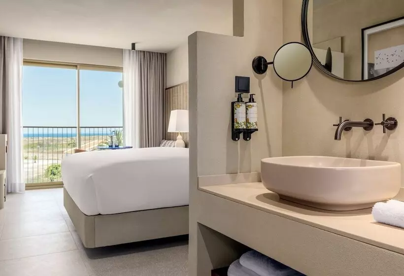Amarello Hotel Praia Santo Andre, Tapestry Collection Hilton