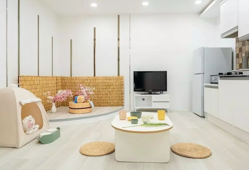 Gapyeong Daengdaengi Dog Pension Silver