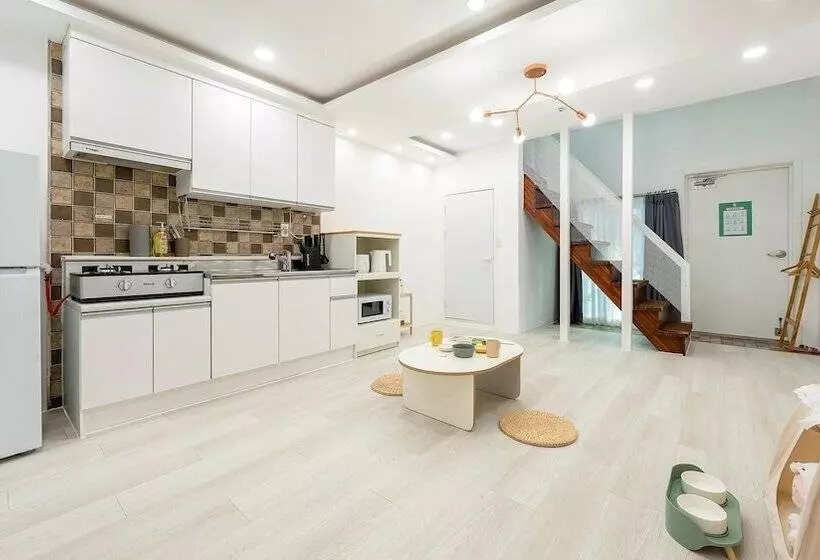 Gapyeong Daengdaengi Dog Pension Silver