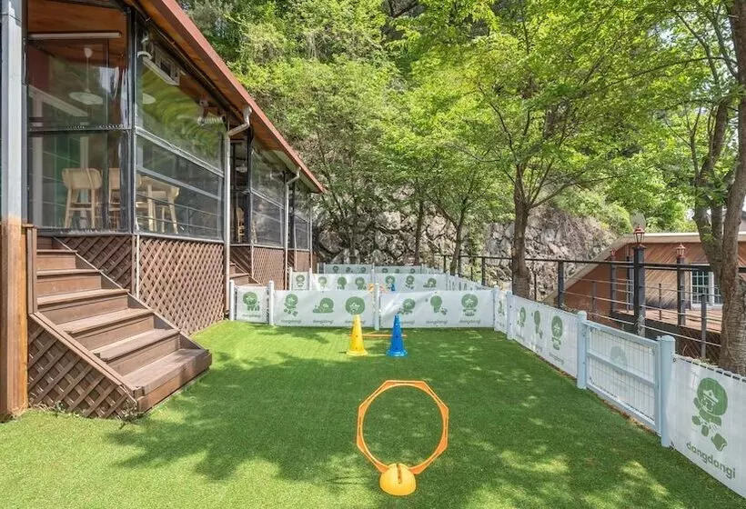 Gapyeong Daengdaengi Dog Pension Silver