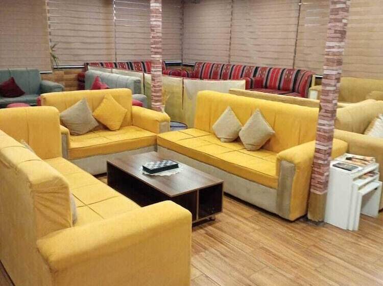 هتل کپسول Petra Inbox Hostel