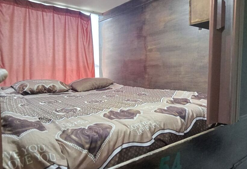 هتل کپسول Petra Inbox Hostel