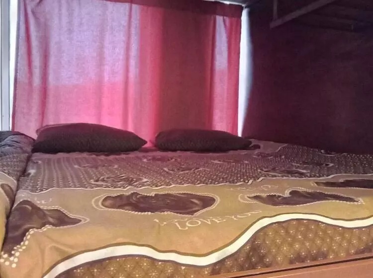 هتل کپسول Petra Inbox Hostel