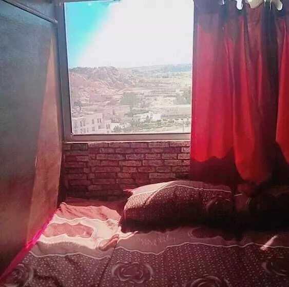 هتل کپسول Petra Inbox Hostel