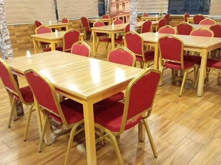 هتل کپسول Petra Inbox Hostel