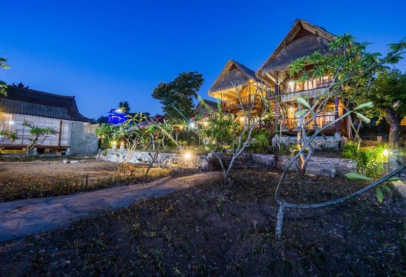 בית מלון כפרי The Dafish Ceningan