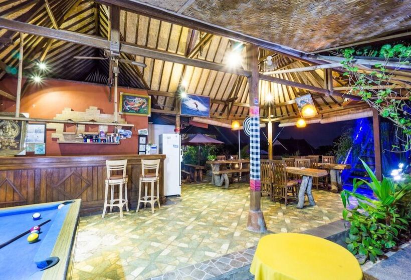 בית מלון כפרי The Dafish Ceningan