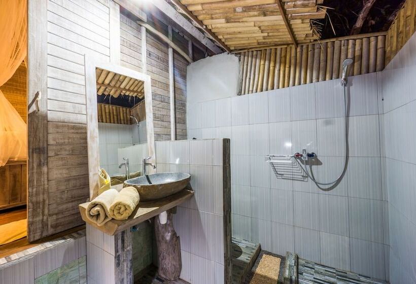 בית מלון כפרי The Dafish Ceningan