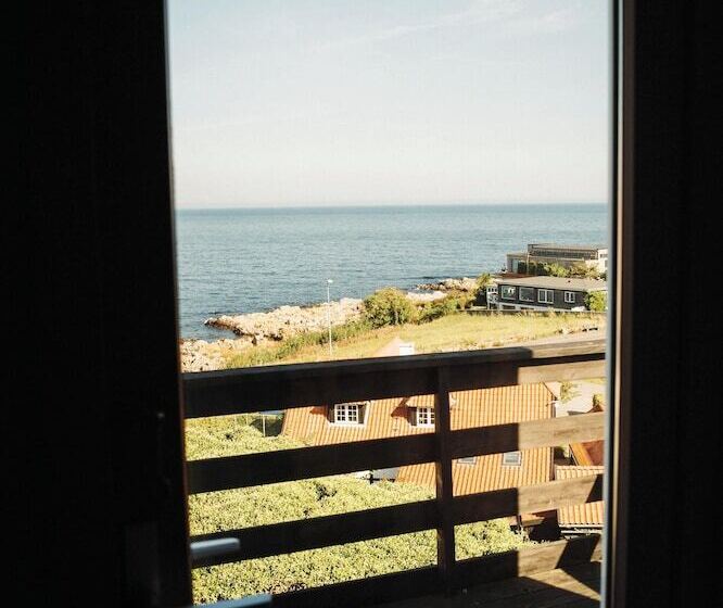 ホテル The Falcon