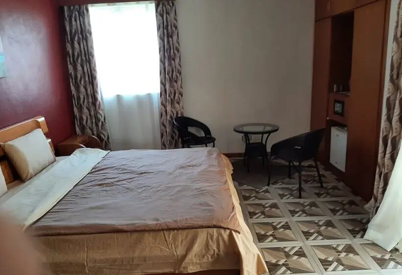 پانسیون Ushpav Villa