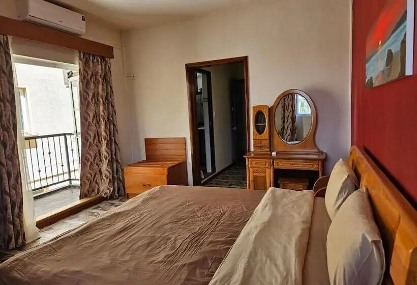پانسیون Ushpav Villa