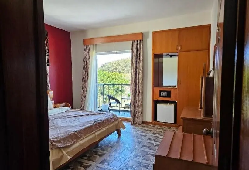 پانسیون Ushpav Villa