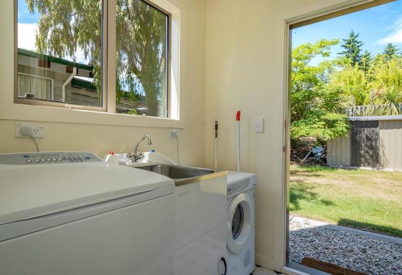 An Alpine Lodge For Sharing