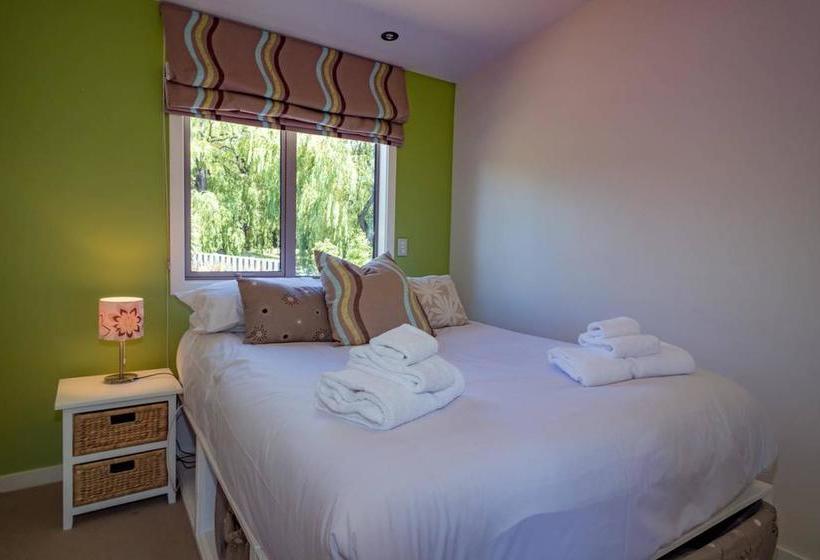 An Alpine Lodge For Sharing