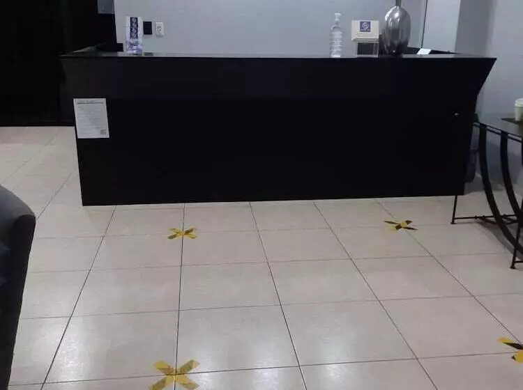 ホテル Habitat Inn