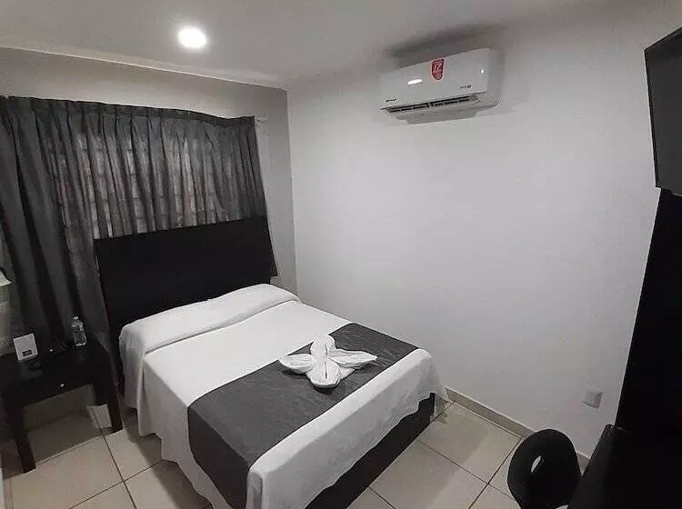 ホテル Habitat Inn