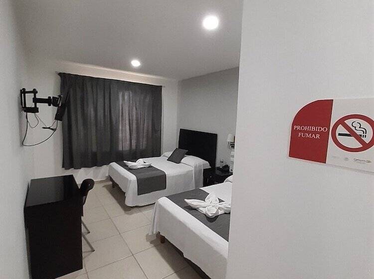 فندق Habitat Inn