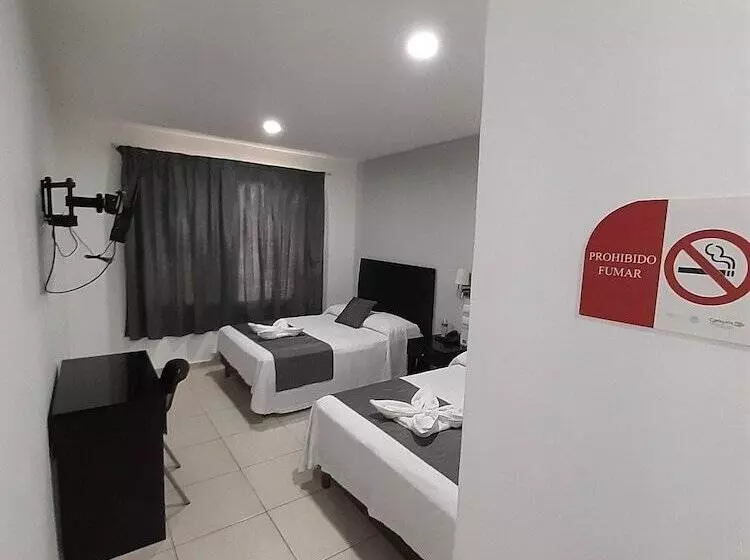 ホテル Habitat Inn