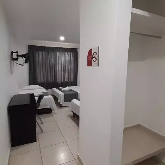 ホテル Habitat Inn