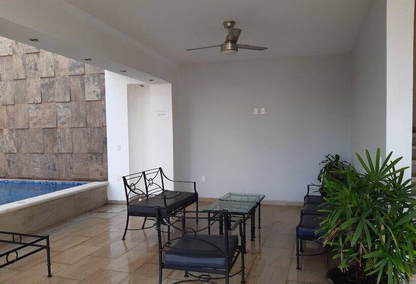 فندق Habitat Inn