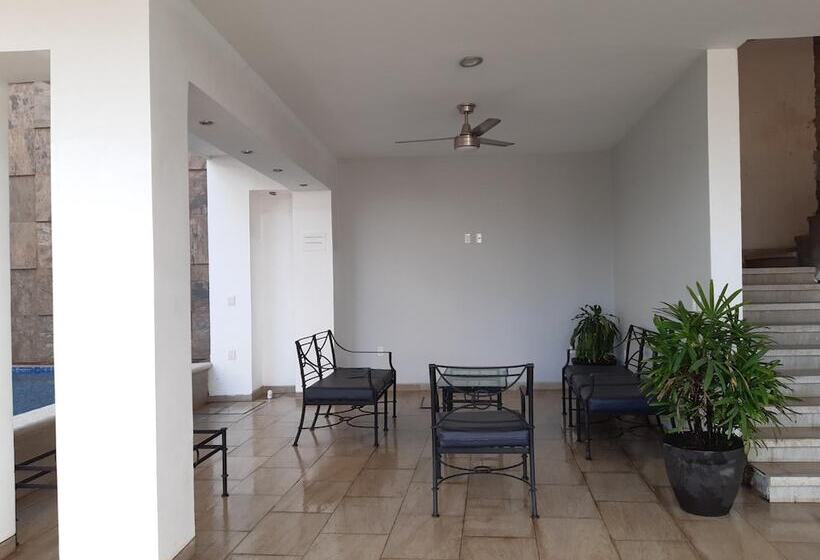 فندق Habitat Inn