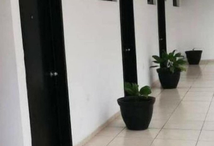 فندق Habitat Inn