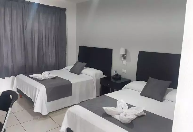 ホテル Habitat Inn