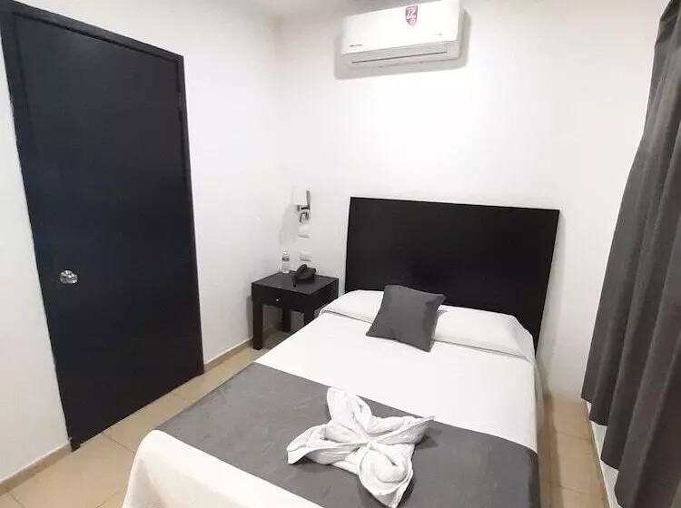 ホテル Habitat Inn