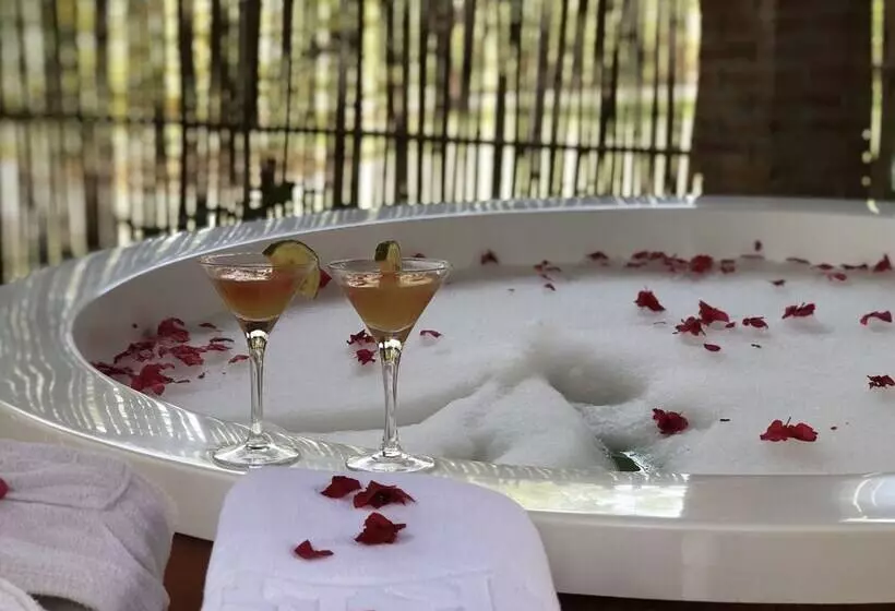 Lomakeskus Zaburi Beach By Serendib