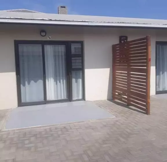 تختخواب و صبحانه Sunflower Self Catering