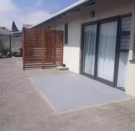 تختخواب و صبحانه Sunflower Self Catering