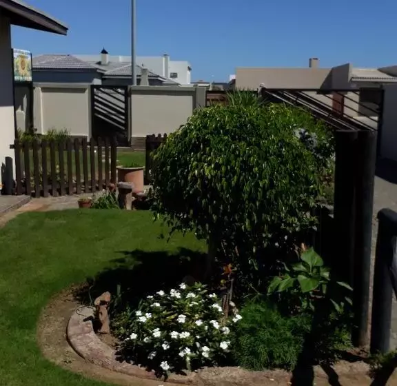 تختخواب و صبحانه Sunflower Self Catering