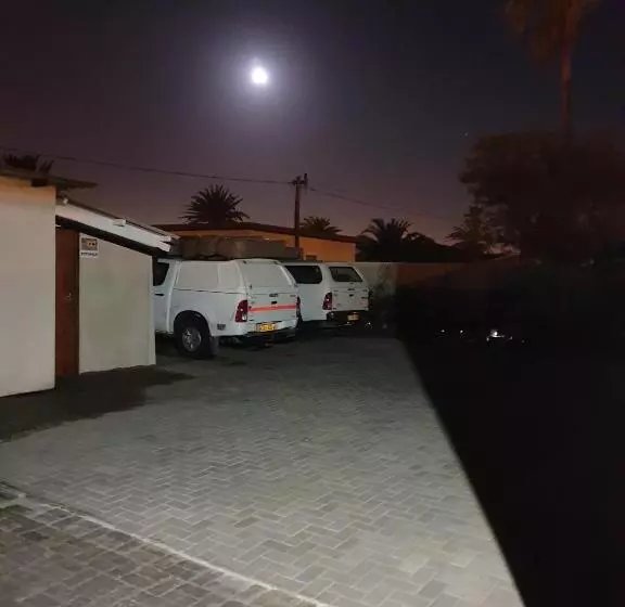 تختخواب و صبحانه Sunflower Self Catering