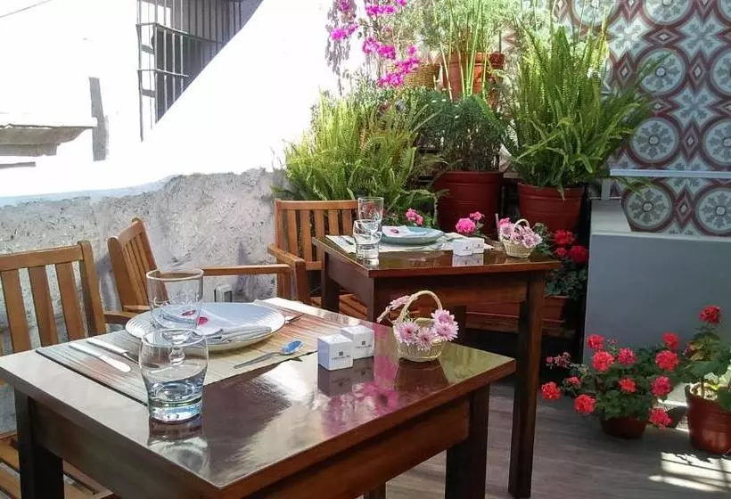 Costana 702 Hotel Boutique