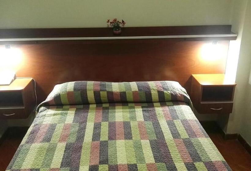 בית מלון כפרי Alexander