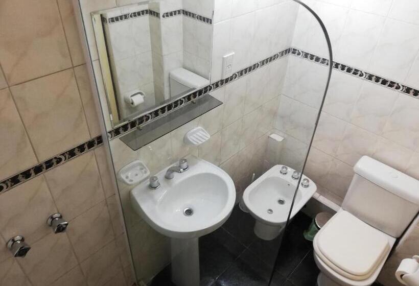 בית מלון כפרי Alexander