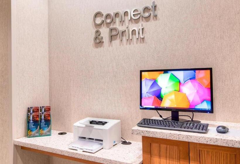 فندق Fairfield Inn & Suites By Marriott Ottawa Airport