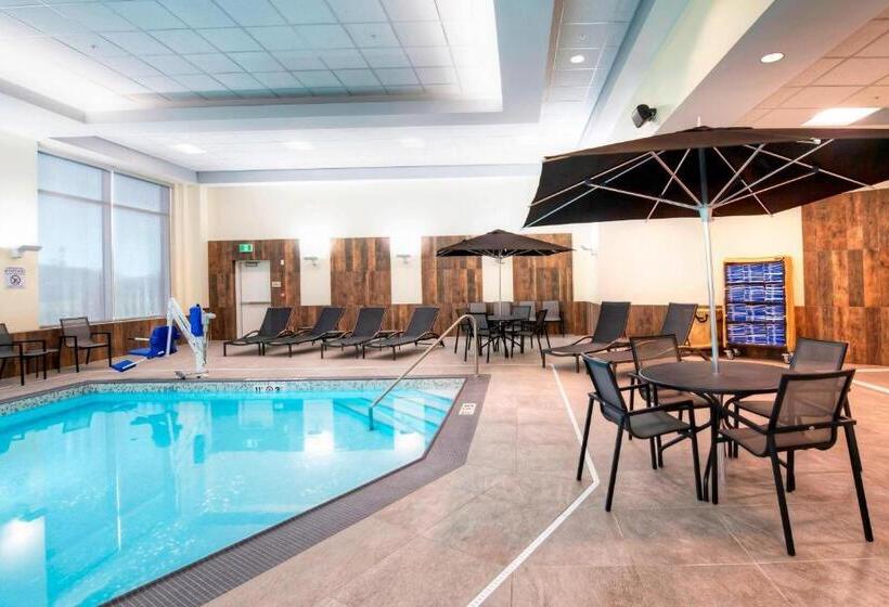 فندق Fairfield Inn & Suites By Marriott Ottawa Airport