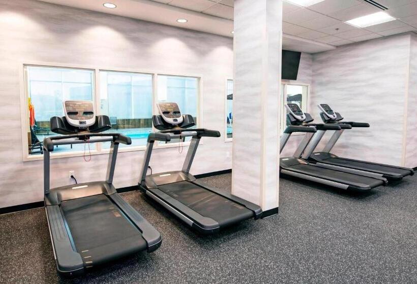 فندق Fairfield Inn & Suites By Marriott Ottawa Airport