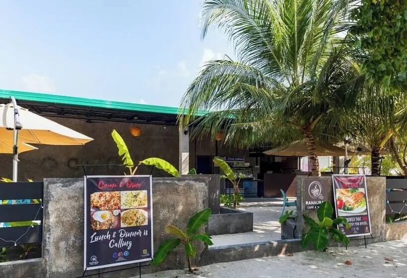 هتل Dhiffushi Tourist