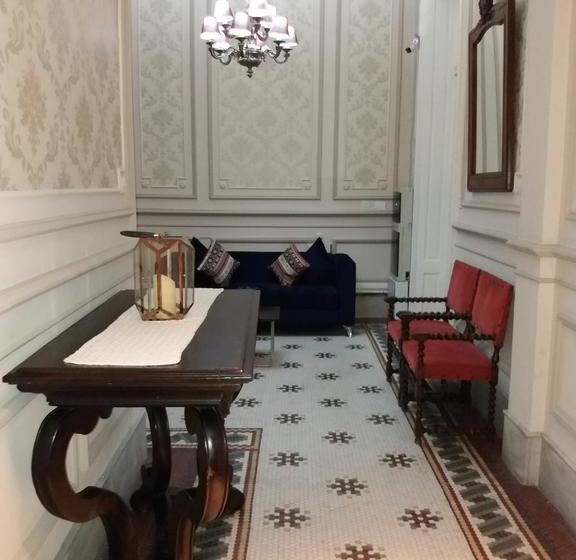 تختخواب و صبحانه Kalahat