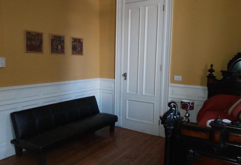 تختخواب و صبحانه Kalahat