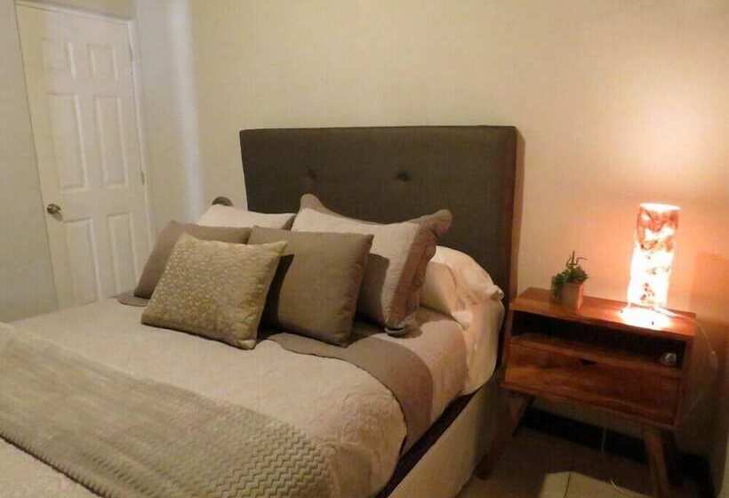 هتل Acanthus Boutique