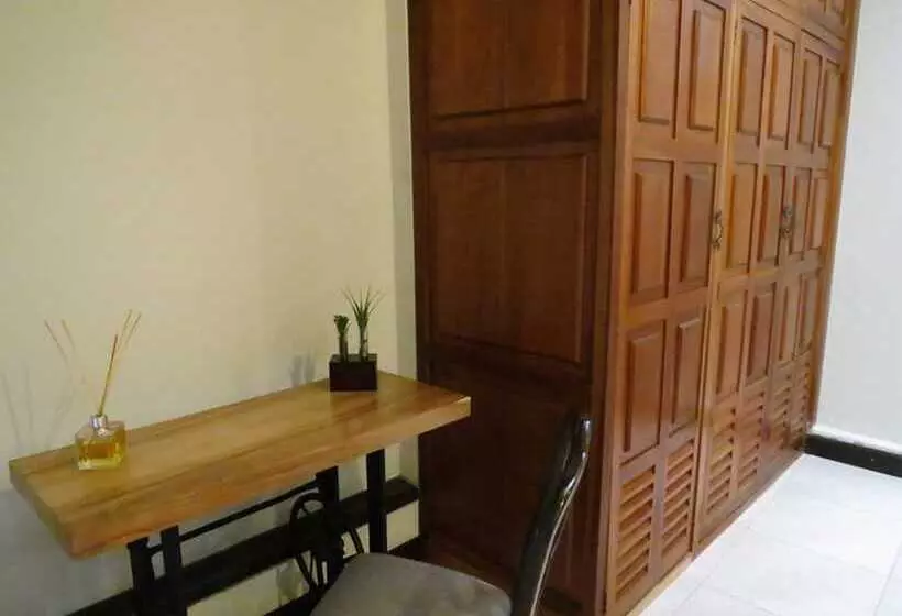 هتل Acanthus Boutique
