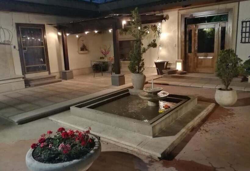 هتل Acanthus Boutique