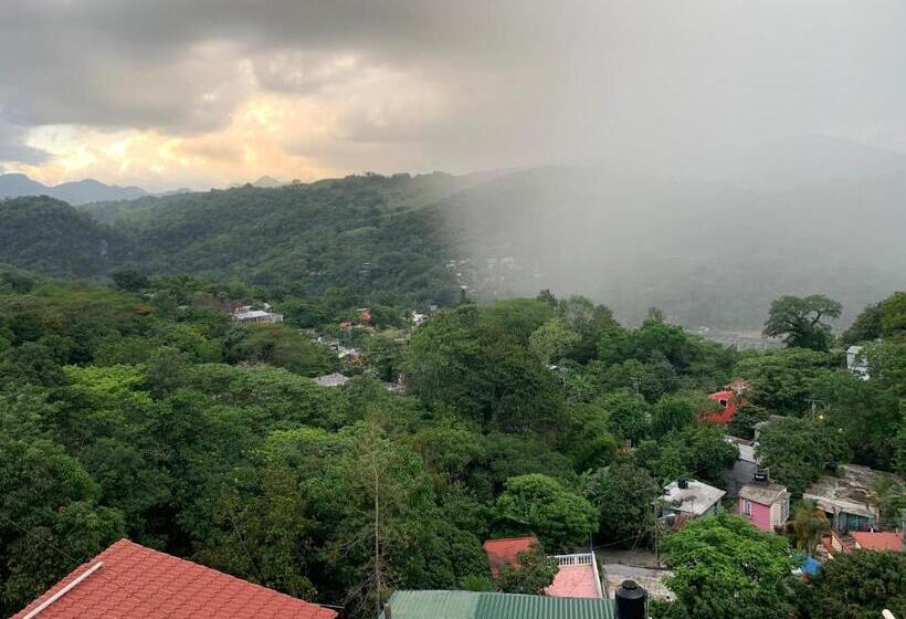 هتل Cafénaranja Xilitla