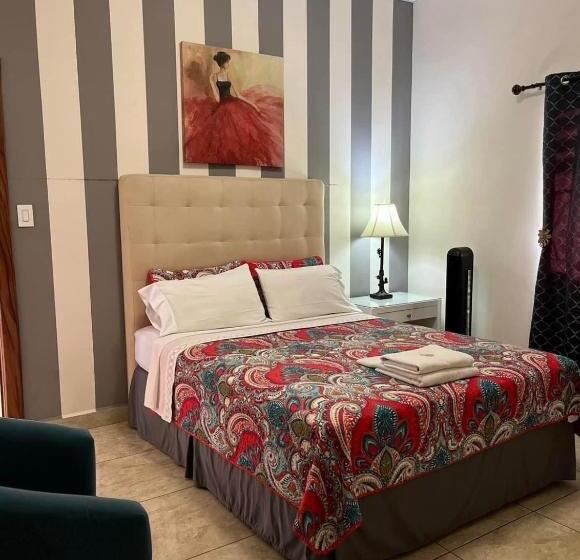 هتل Hostal Rio Piedra