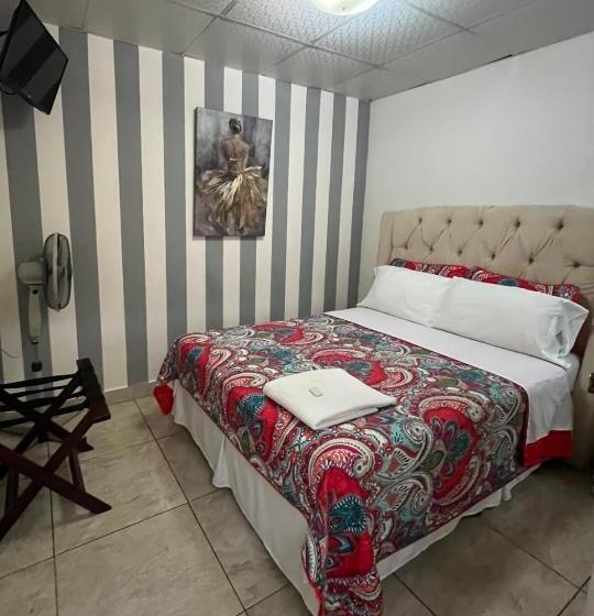 هتل Hostal Rio Piedra