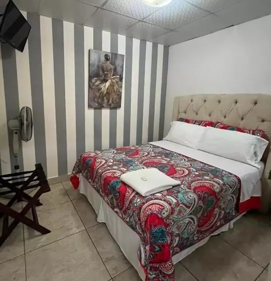 هتل Hostal Rio Piedra