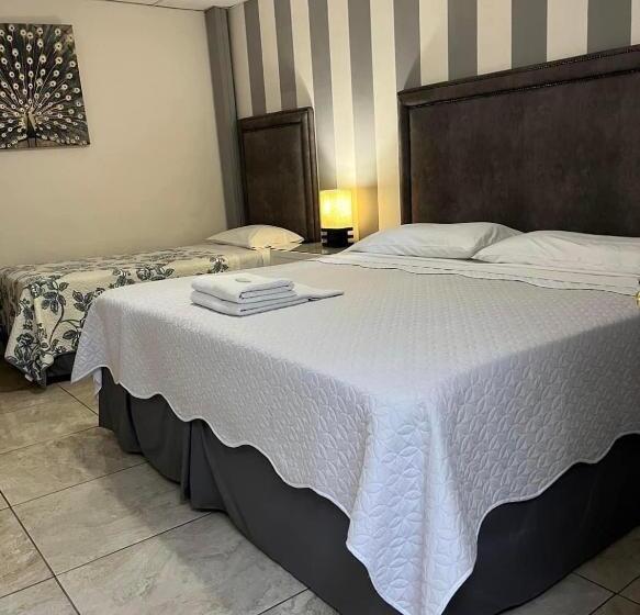 هتل Hostal Rio Piedra